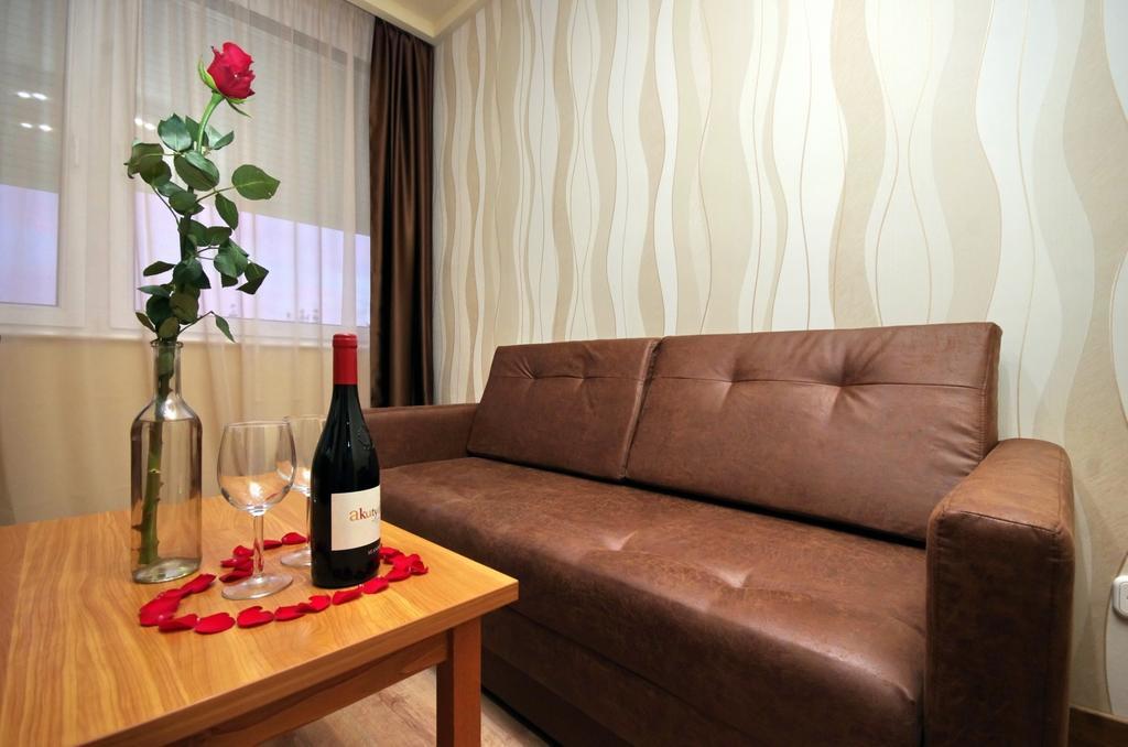Aqua Hotel Gyula Buitenkant foto